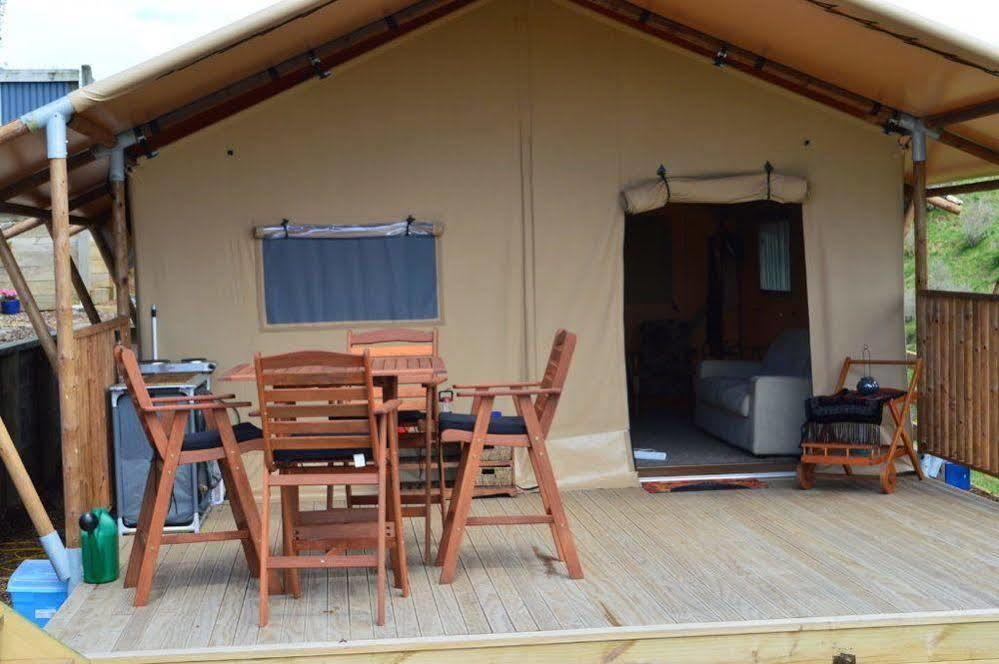 Country Retreat Glamping Hotel นิวพลีมัธ ภายนอก รูปภาพ